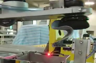 苏州欧博真人中国有限公司官方-六轴机器人自动更换打磨片